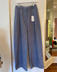 Low-rise Pleated Jean