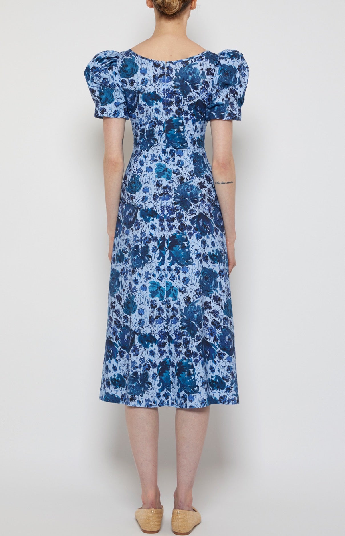 SHORT SLEEVE RUCHED MIDI DRESS