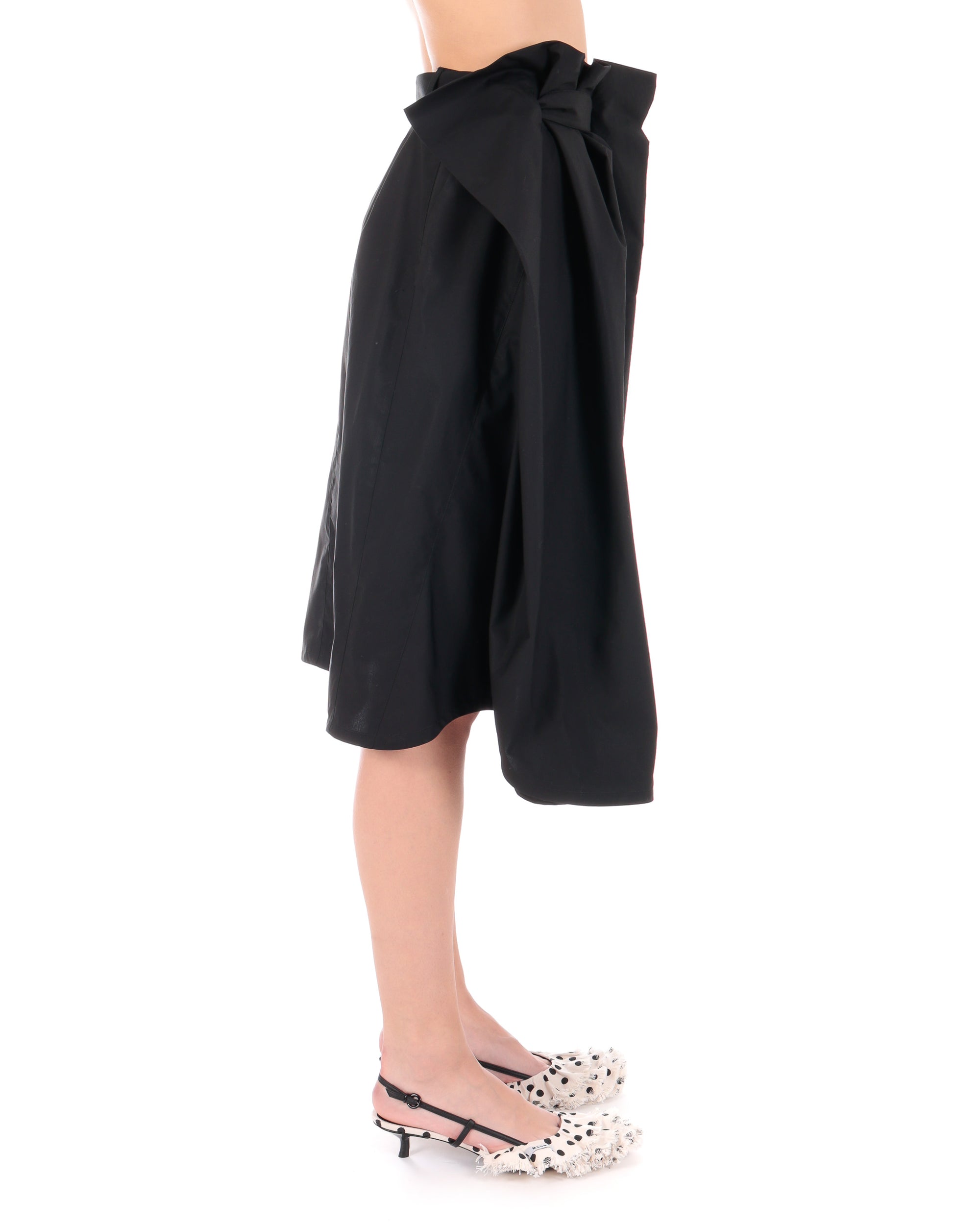 GONNA/SKIRT