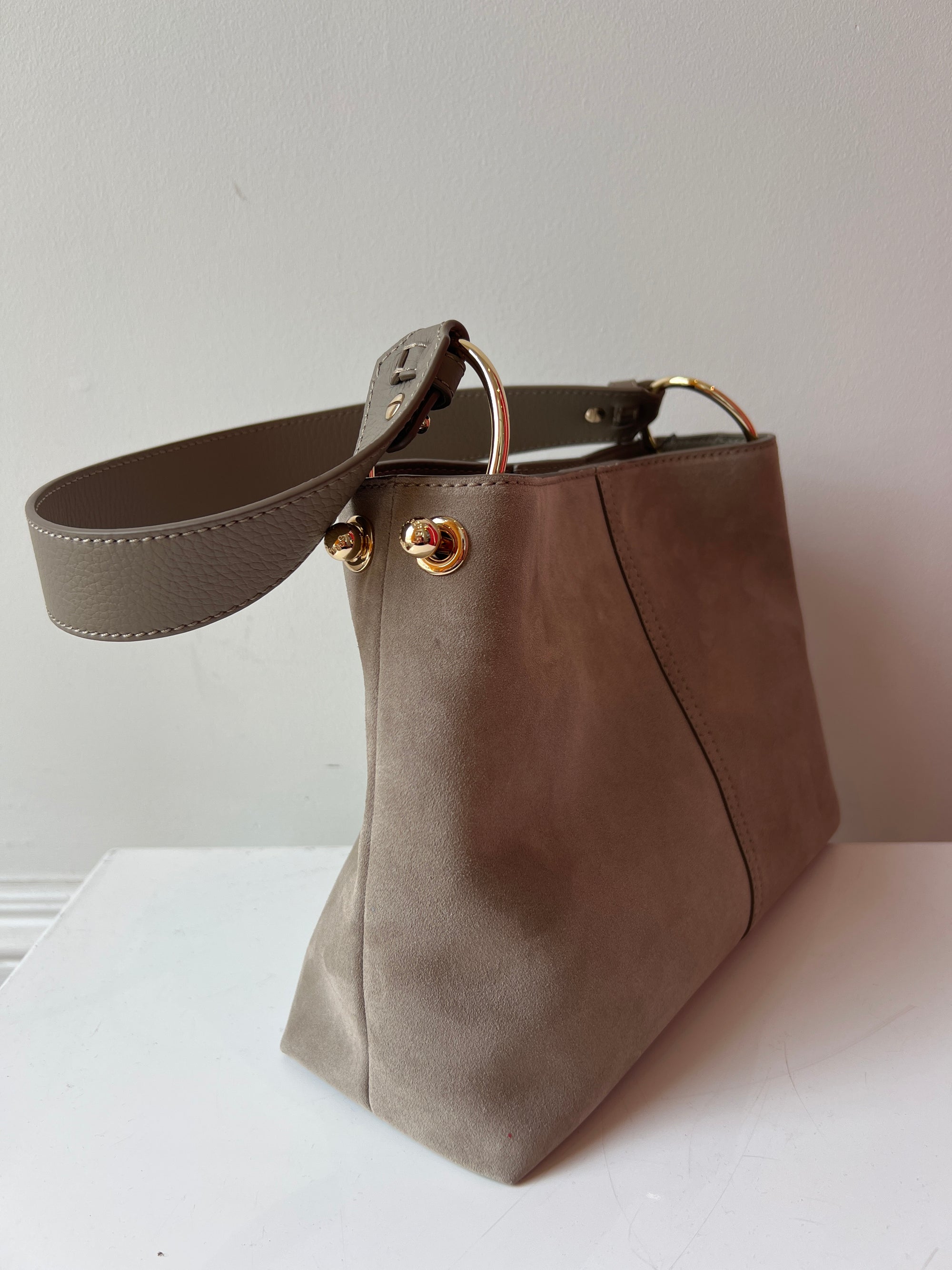 Lana Hobo Suede