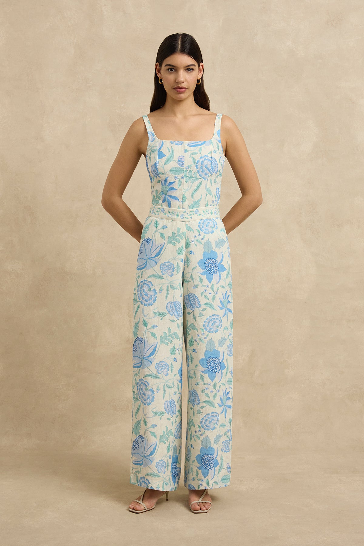 Roshi Pant