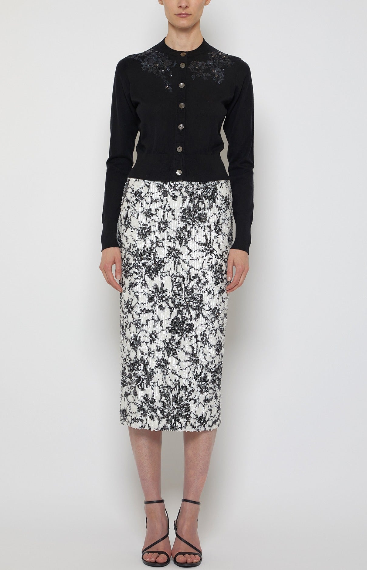 EMBROIDERED CREWNECK FITTED CARDIGAN