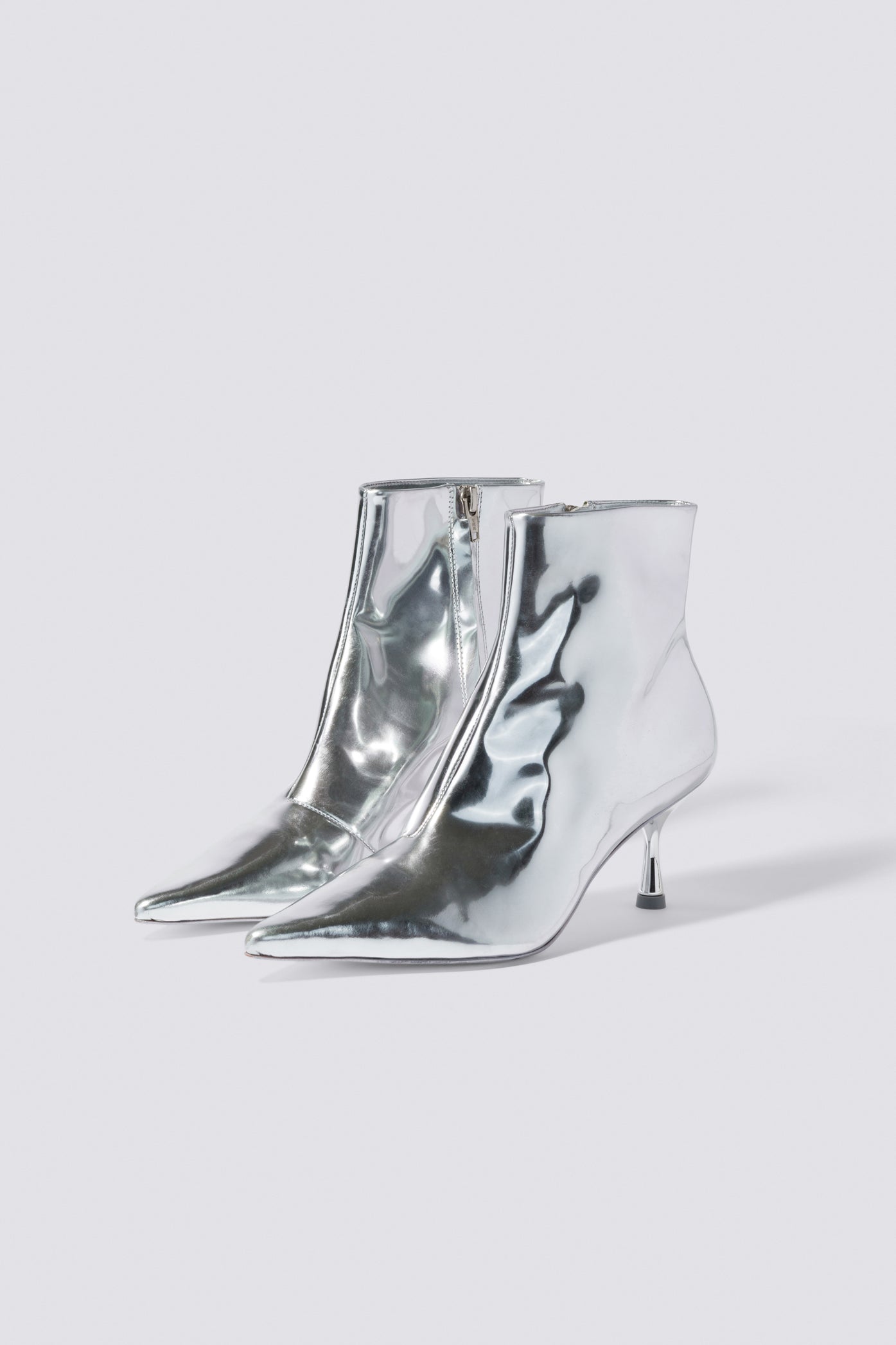 Saanvi Metallic Lthr Slvr Boot