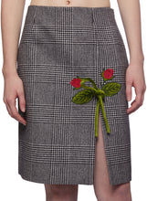 Load image into Gallery viewer, Mini Skirt With Embroidery